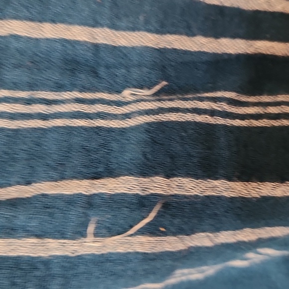 Universal Thread 1x Top - Picture 2 of 5